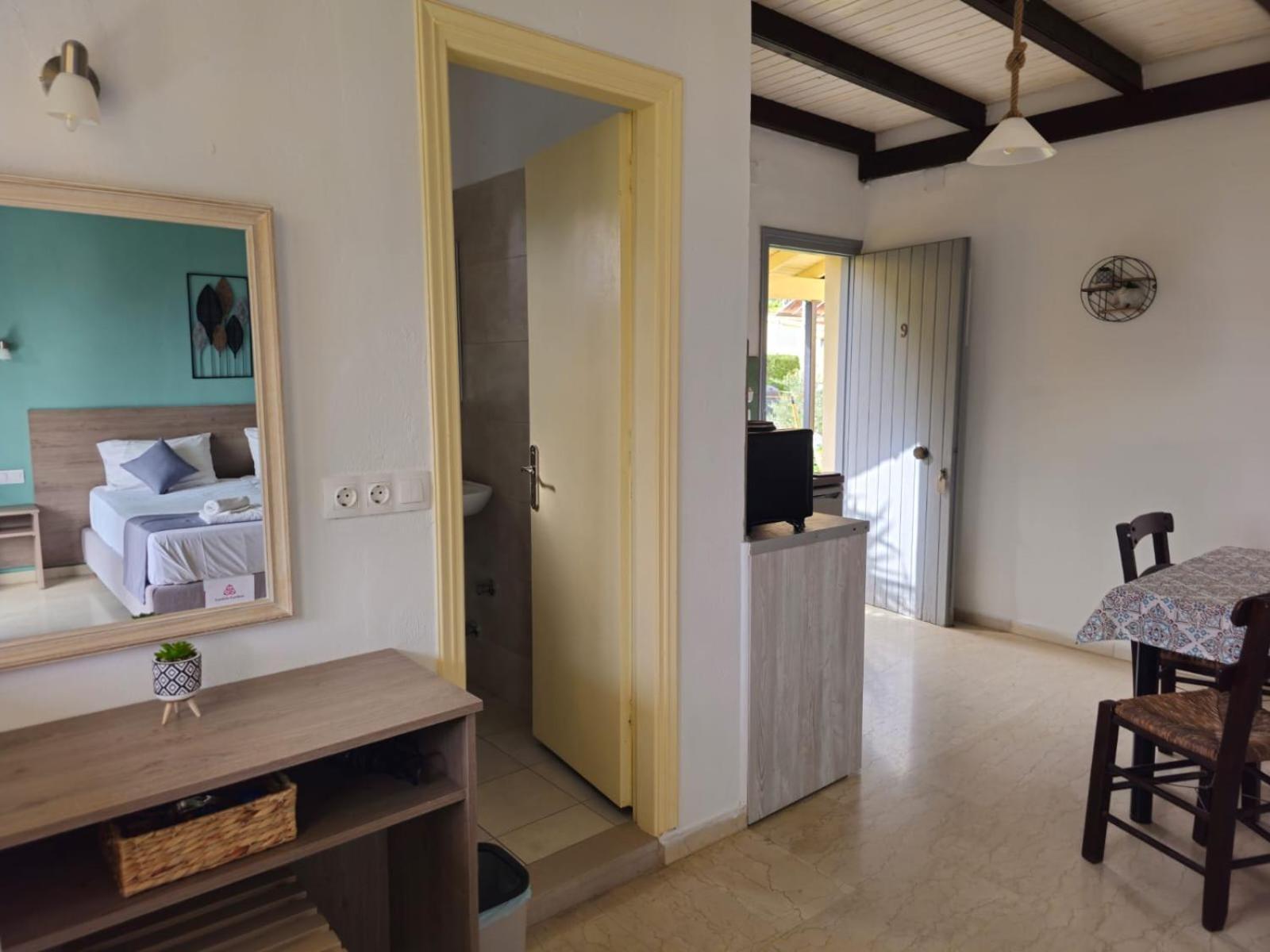 Gardelis Gardens Appartement Benitses  Kamer foto