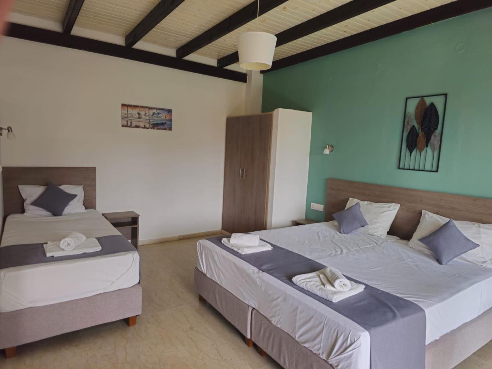 Gardelis Gardens Appartement Benitses  Kamer foto