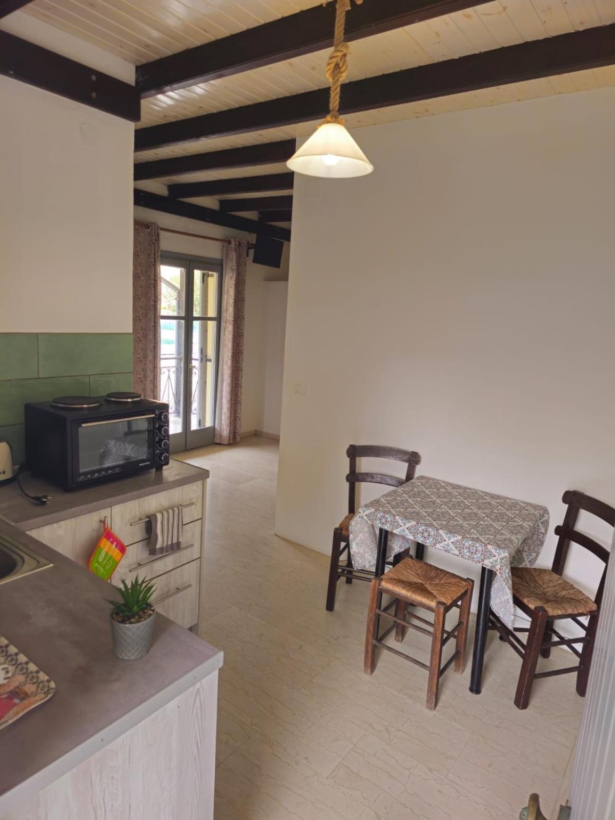 Gardelis Gardens Appartement Benitses  Kamer foto