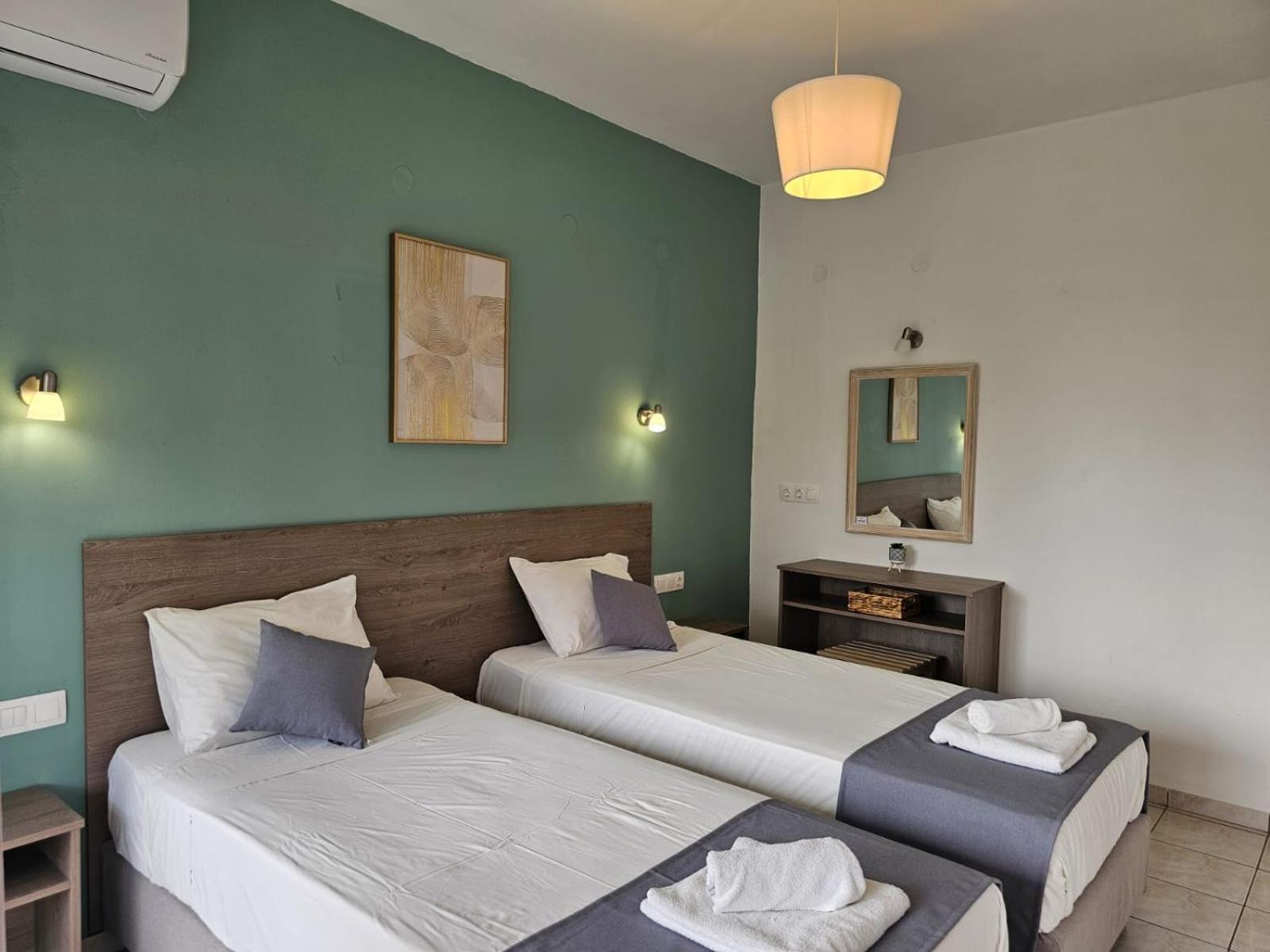 Gardelis Gardens Appartement Benitses  Kamer foto