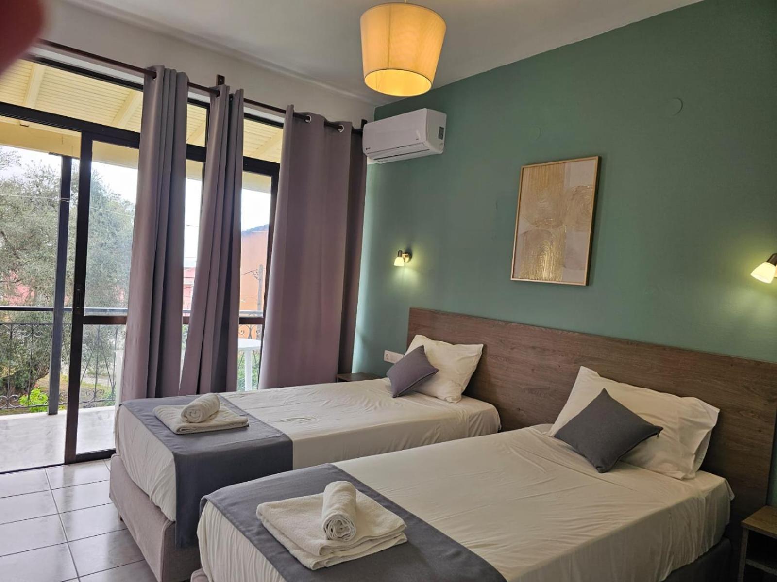 Gardelis Gardens Appartement Benitses  Kamer foto