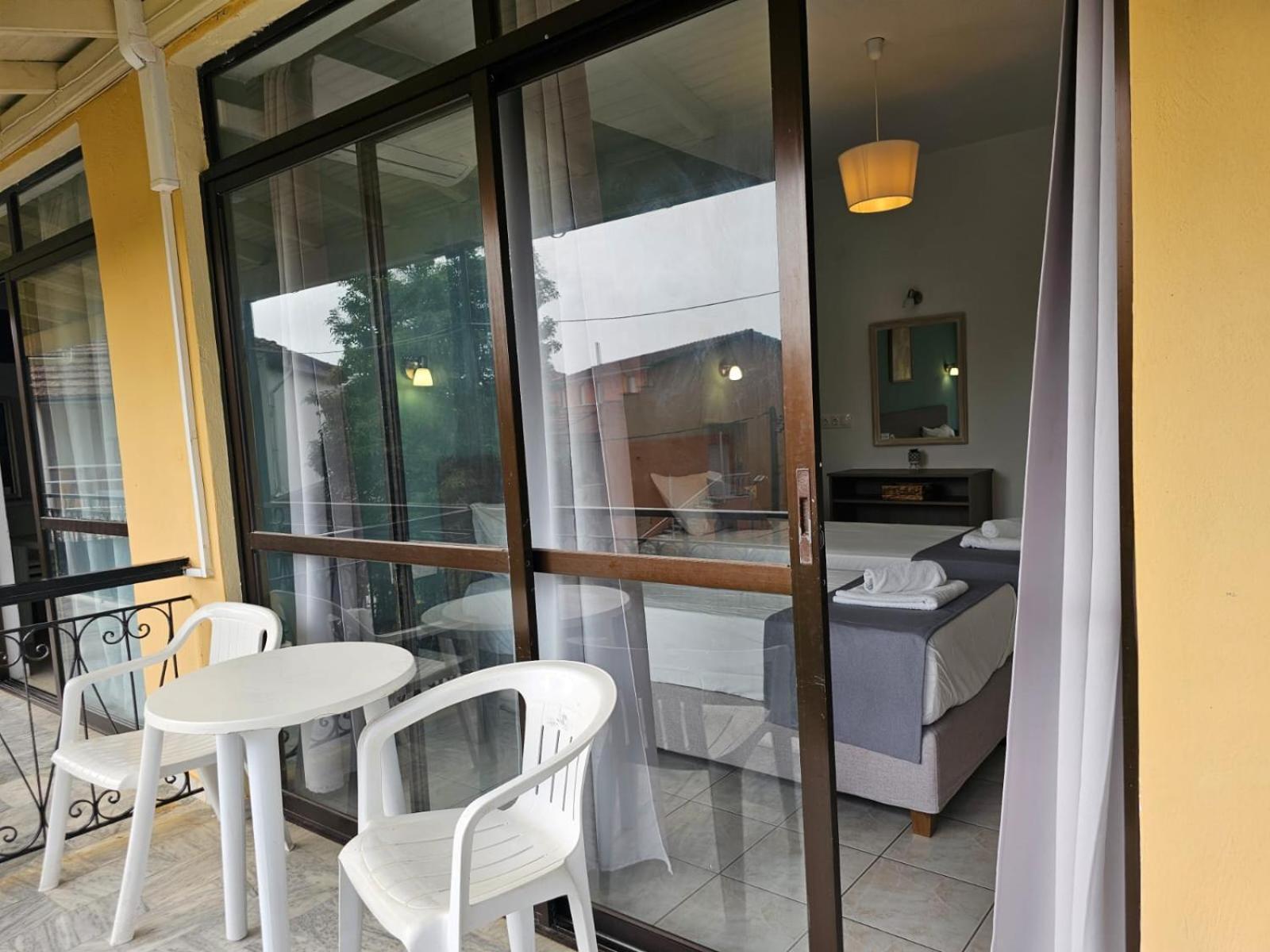 Gardelis Gardens Appartement Benitses  Kamer foto