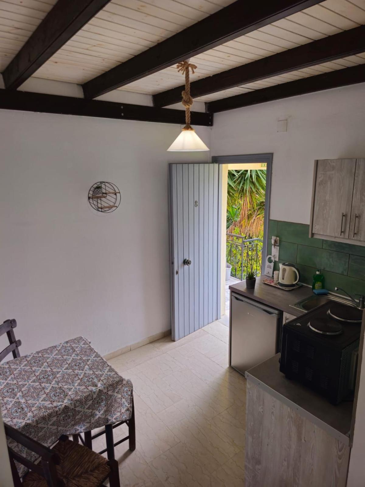 Gardelis Gardens Appartement Benitses  Kamer foto