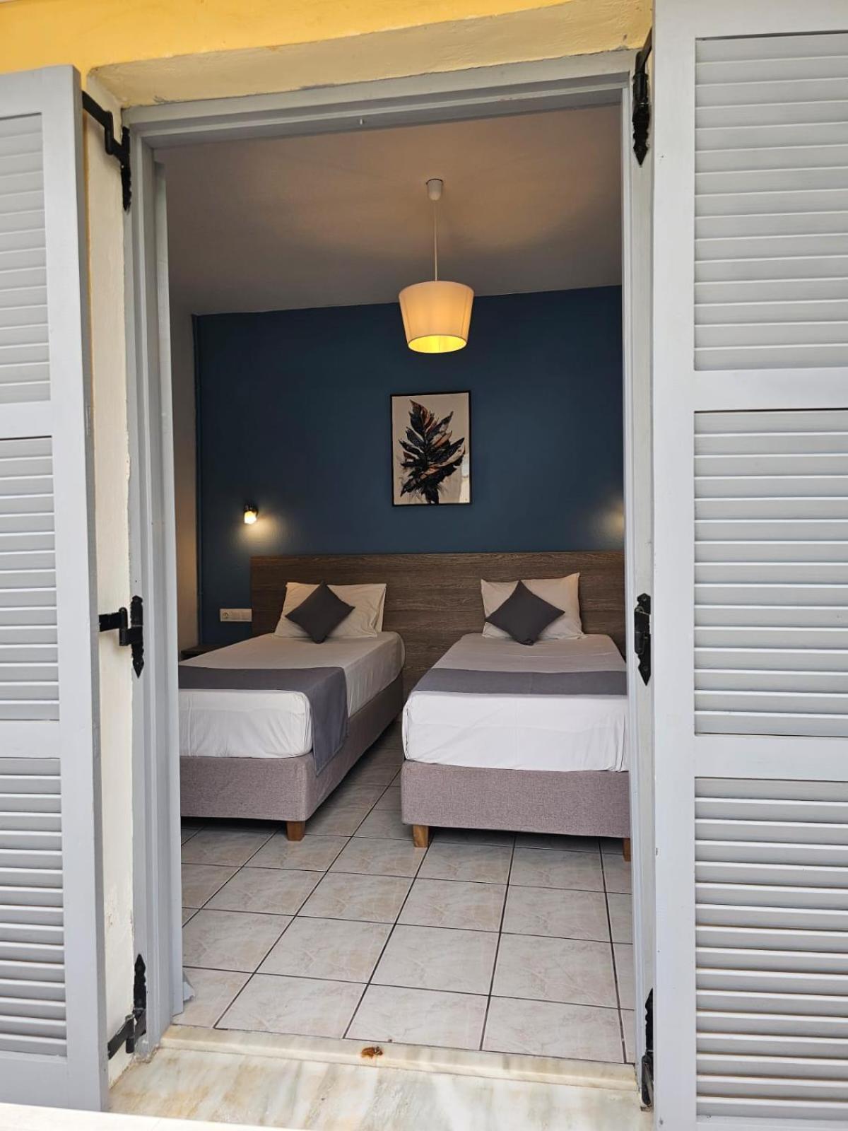Gardelis Gardens Appartement Benitses  Kamer foto