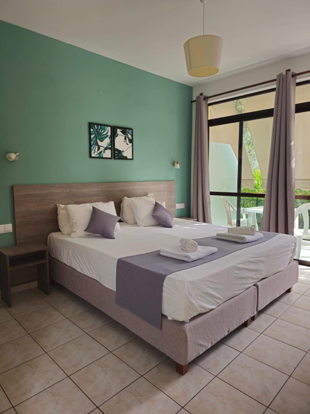 Gardelis Gardens Appartement Benitses  Buitenkant foto