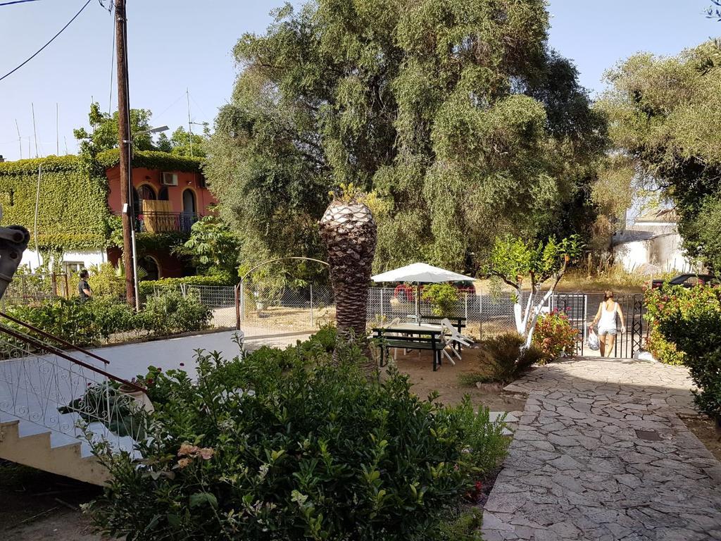 Gardelis Gardens Appartement Benitses  Buitenkant foto